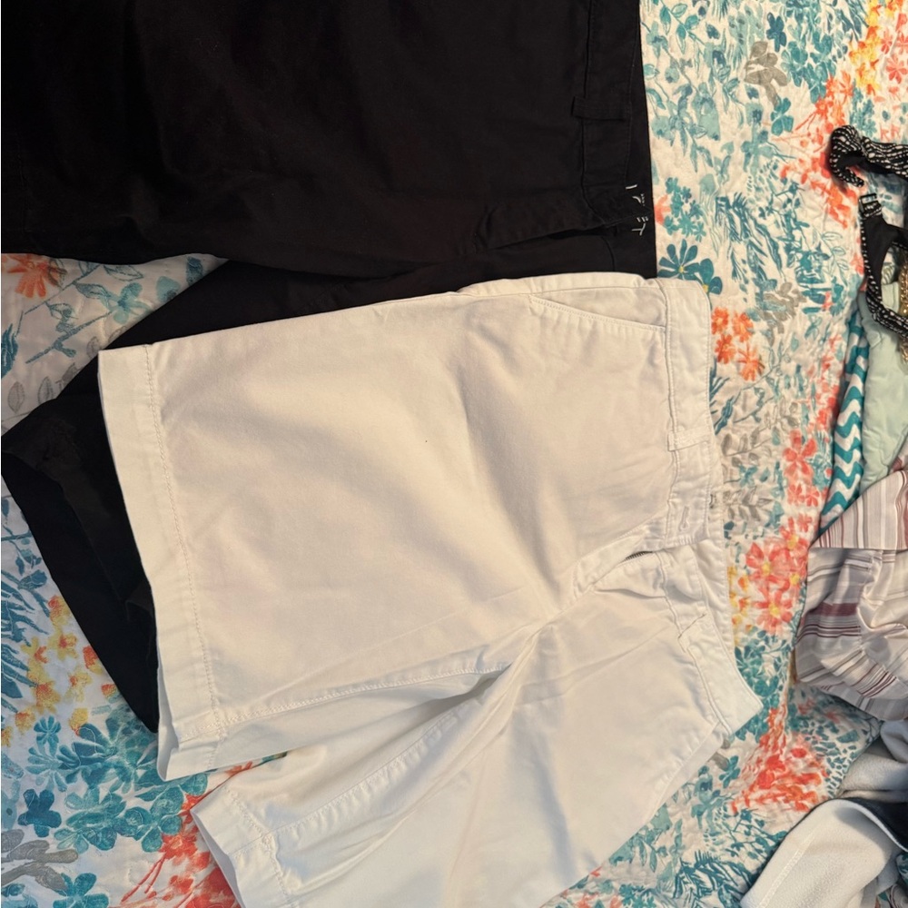 LOFT Women's Black and White Bermudas